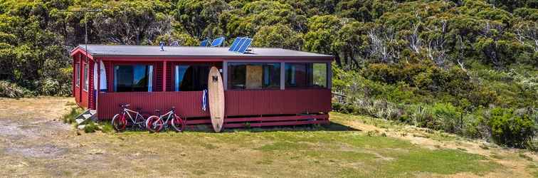 Exterior Cloudy Bay Cabin