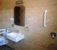 In-room Bathroom 7 BAHRI BEAUTIFUL COUNTRY