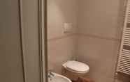 In-room Bathroom 7 Comoholidays - Argegno