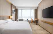 Bedroom 2 Four Points by Sheraton Shanghai, Kangqiao