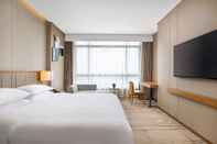 Bedroom Four Points by Sheraton Shanghai, Kangqiao