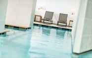 Swimming Pool 3 Hotel Thalhof am See
