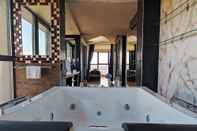 Swimming Pool Haut Lofts Luxury Sky Concept - Toulouse Centre Ramblas