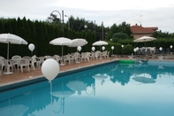 Swimming Pool Hotel Nuova Italia