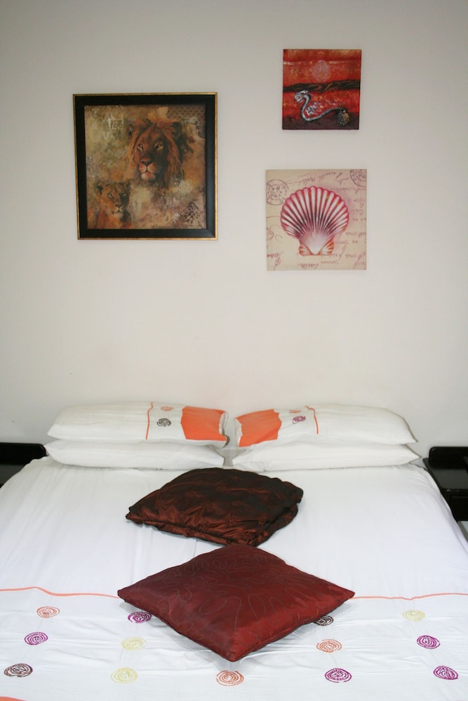 Kamar Tidur 6 Thembelihle Guest House