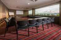 Functional Hall Hampton by Hilton Bucaramanga