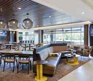Restaurant 6 SpringHill Suites by Marriott Cleveland Independence