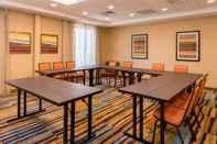 Functional Hall Fairfield Inn & Suites by Marriott Huntington