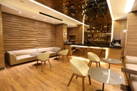 Bar, Cafe and Lounge Mist Hotel And Spa By Warwick