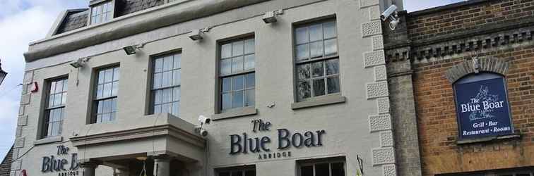 Bên ngoài The Blue Boar