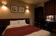 Kamar Tidur 4 Hotel Annex Inn