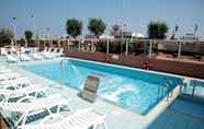 Swimming Pool 3 Hotel Arizona