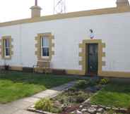 Exterior 2 Aberdeen Lighthouse Cottages