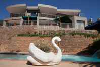 Swimming Pool Over The Moon Guesthouse