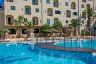 Swimming Pool Hotel Hopps