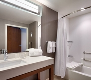 Bilik Mandi dalam Bilik 3 Courtyard by Marriott Denver North/Westminster