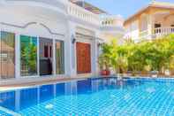 Swimming Pool Ratana Villa - Pattaya Holiday House Walking Street