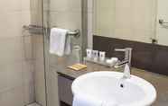 Toilet Kamar 4 Gateway Hotel