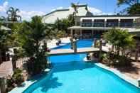 Swimming Pool Gateway Hotel