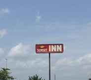 Exterior 3 Sunset Inn