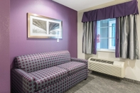 Ruang Umum Econo Lodge Inn & Suites North Little Rock near Riverfront