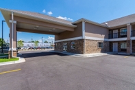 Luar Bangunan Econo Lodge Inn & Suites North Little Rock near Riverfront