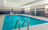 Swimming Pool 5 La Quinta Inn & Suites by Wyndham Kingman