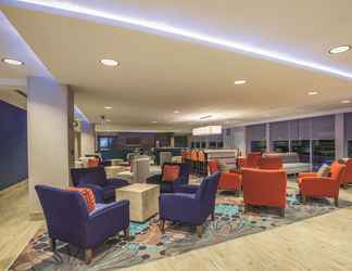 Lobby 2 La Quinta Inn & Suites by Wyndham Kingman