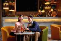 บาร์ คาเฟ่ และเลานจ์ Four Points by Sheraton Surabaya, Tunjungan Plaza