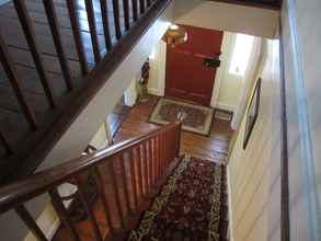 Lobby 4 Grand Oak Manor Bed & Breakfast