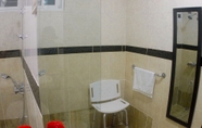 Toilet Kamar 2 Hotel Casa Jum