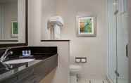 In-room Bathroom 4 Fairfield Inn & Suites by Marriott Farmington