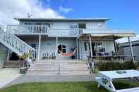 Exterior Surf N Stay Whangamata