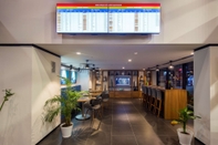 Bar, Cafe and Lounge Hampton by Hilton Istanbul Kurtkoy