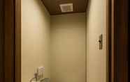Phòng tắm bên trong 3 Natsume-an Machiya Holiday House
