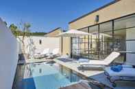 Swimming Pool Villa La Coste