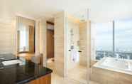 In-room Bathroom 4 The Westin Jakarta