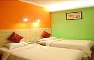 Kamar Tidur 2 LN White House Hotel