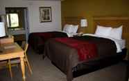 Bedroom 4 Grand Vista Hotel