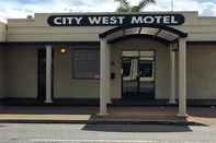 Exterior City West Motel