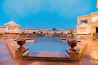 สระว่ายน้ำ Heritage Khirasara Palace