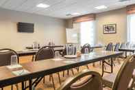 Functional Hall Sleep Inn & Suites Cumberland - LaVale