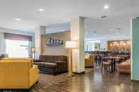 Lobby Sleep Inn & Suites Cumberland - LaVale