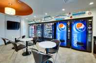 บาร์ คาเฟ่ และเลานจ์ Motel 6 Poplar Bluff, MO