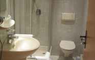 Toilet Kamar 6 Landgasthof Goldene Rose