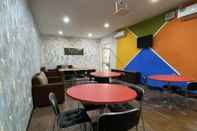 Quầy bar, cafe và phòng lounge Hotel Staayz Premium