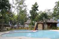 Kolam Renang Santander Pebbles Beach Resort