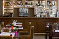 Quầy bar, cafe và phòng lounge Best Western Blanche De Castille Dourdan