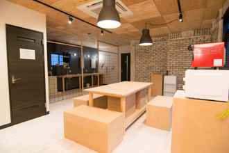 Lobi 4 TONAGI Hostel and Cafe