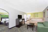 Common Space AmericInn by Wyndham Delafield